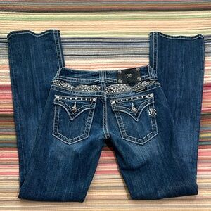 Miss Me Low-rise Bootcut 26